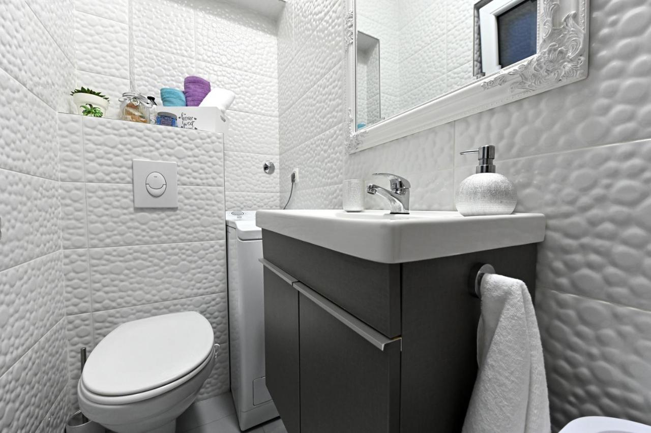 Studio Apartman Sandra, Имотски Экстерьер фото