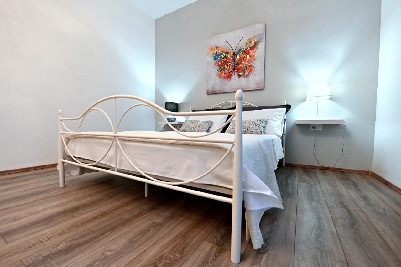 Studio Apartman Sandra, Имотски Экстерьер фото